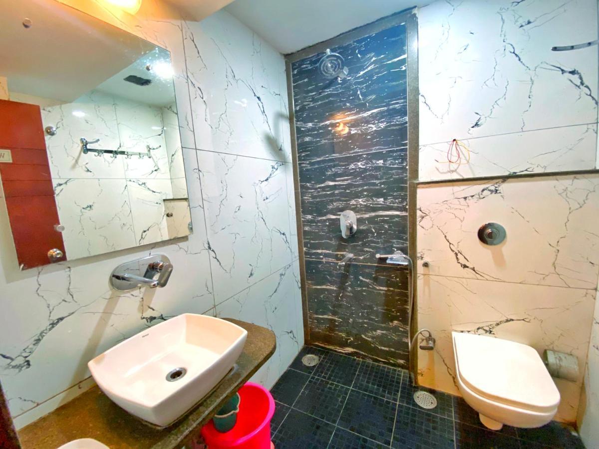 Hotel Midcity Varanasi Exterior photo