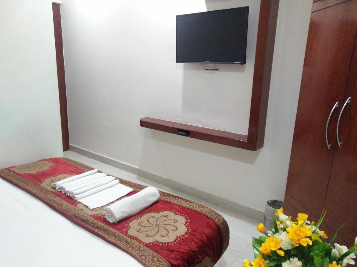 Hotel Midcity Varanasi Exterior photo