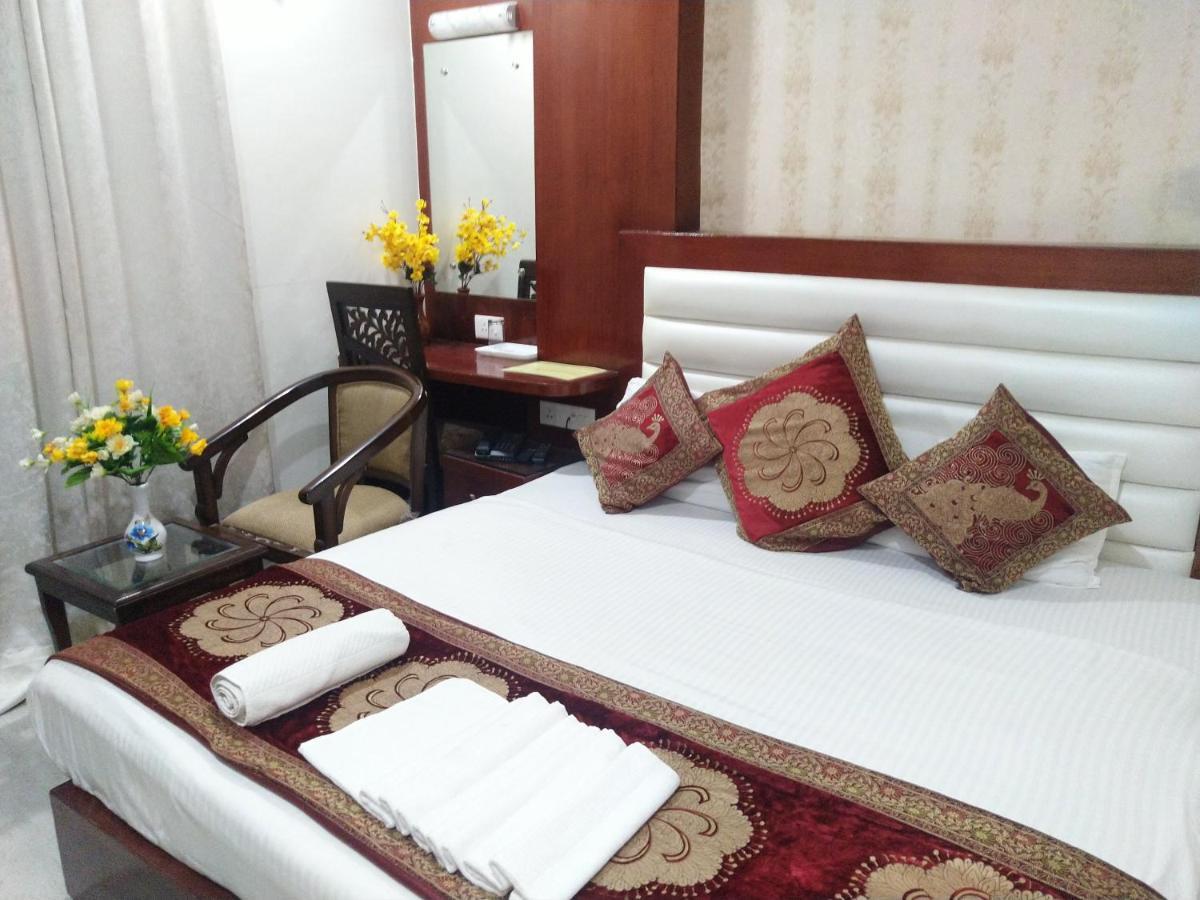 Hotel Midcity Varanasi Exterior photo