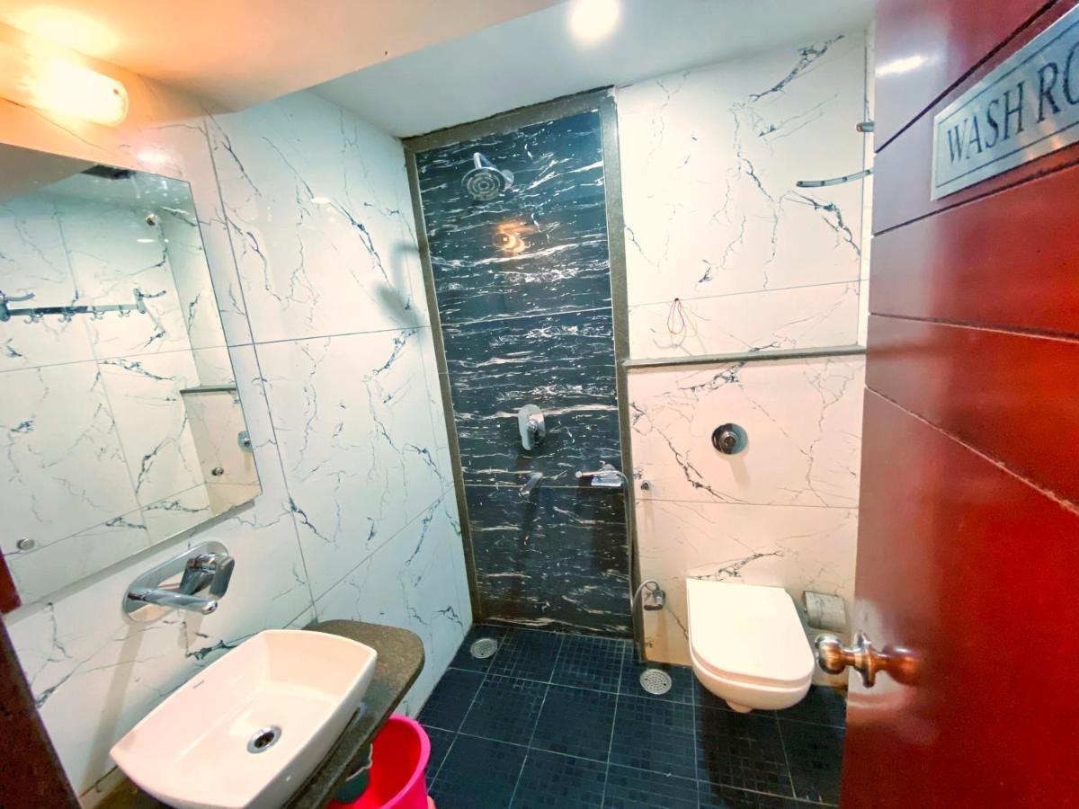 Hotel Midcity Varanasi Exterior photo