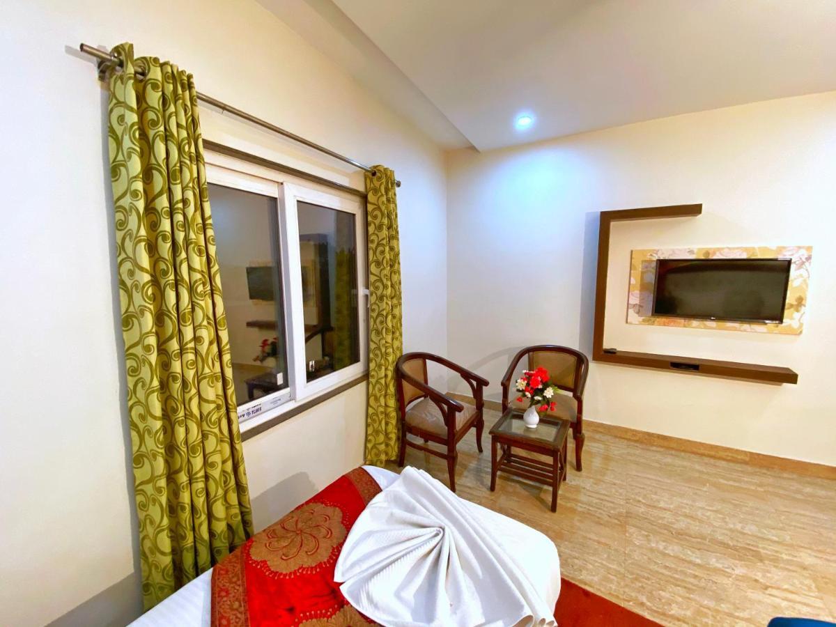 Hotel Midcity Varanasi Exterior photo