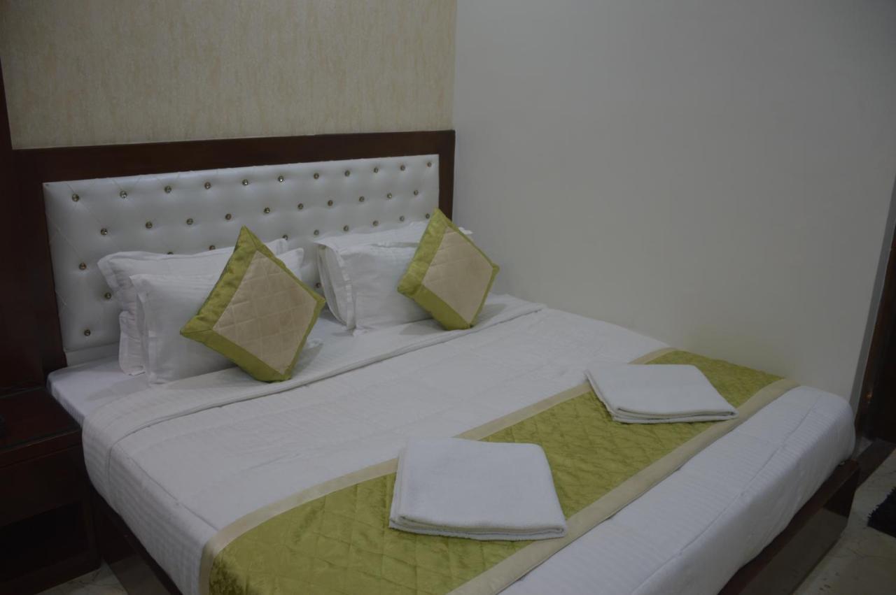 Hotel Midcity Varanasi Exterior photo
