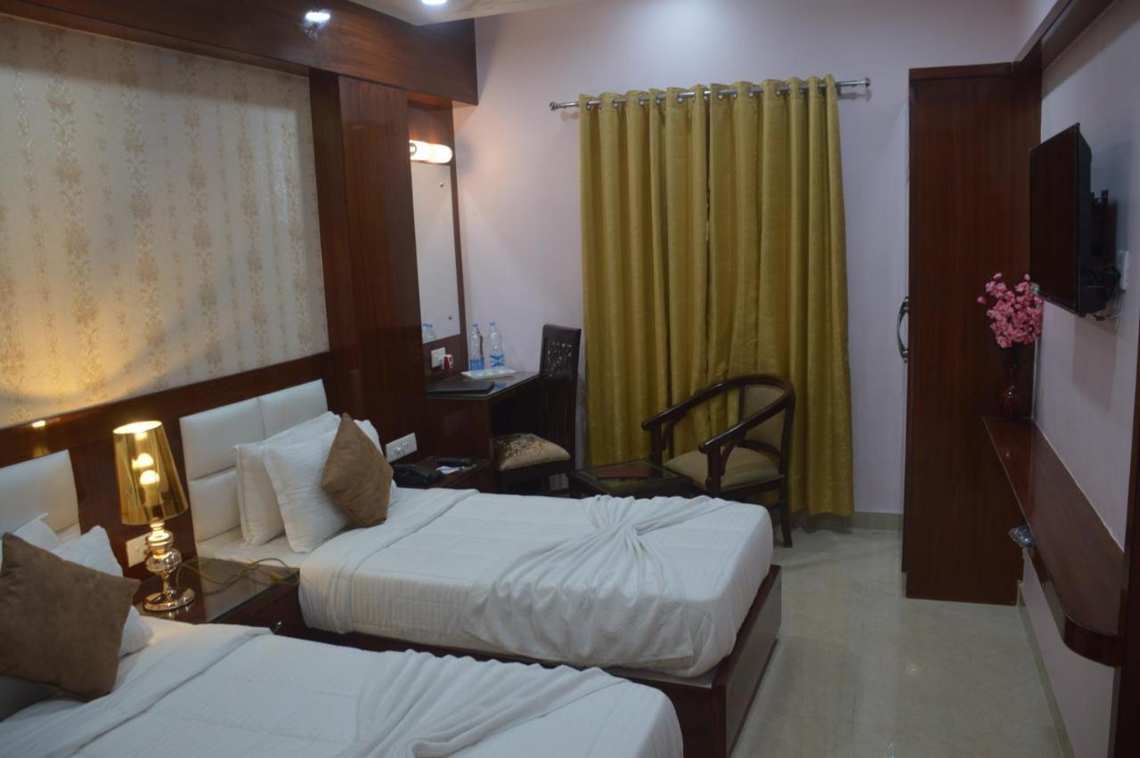 Hotel Midcity Varanasi Exterior photo