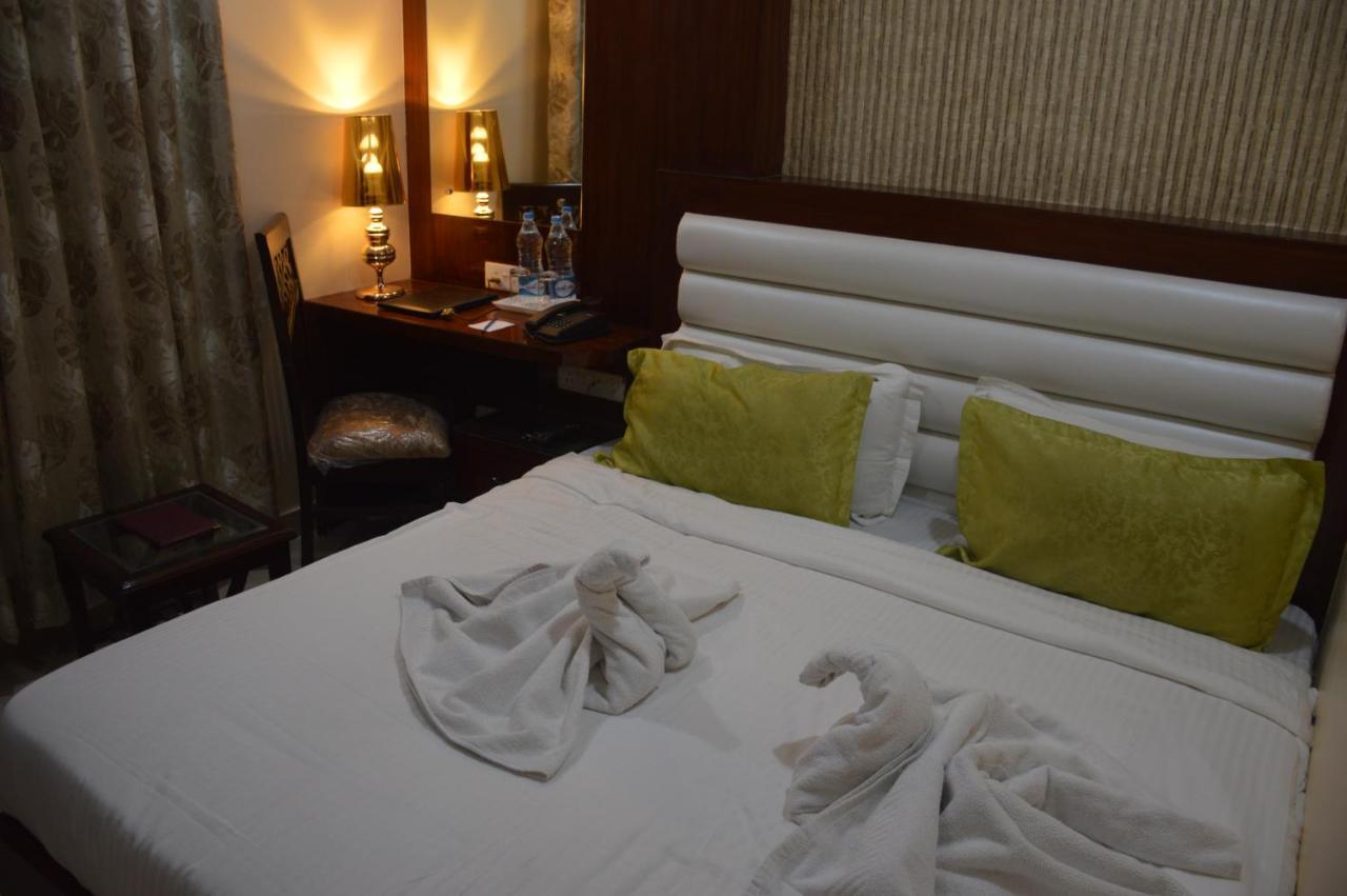 Hotel Midcity Varanasi Exterior photo